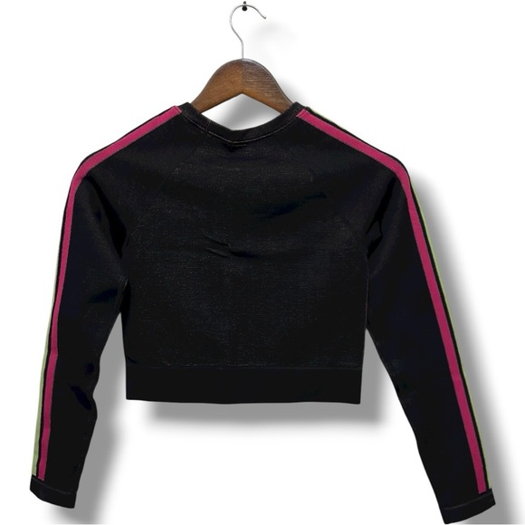 320 Fabletic | NWT Black Aisley Seamless Long Sleeve Crop Top (Size S) - Picture 4 of 13